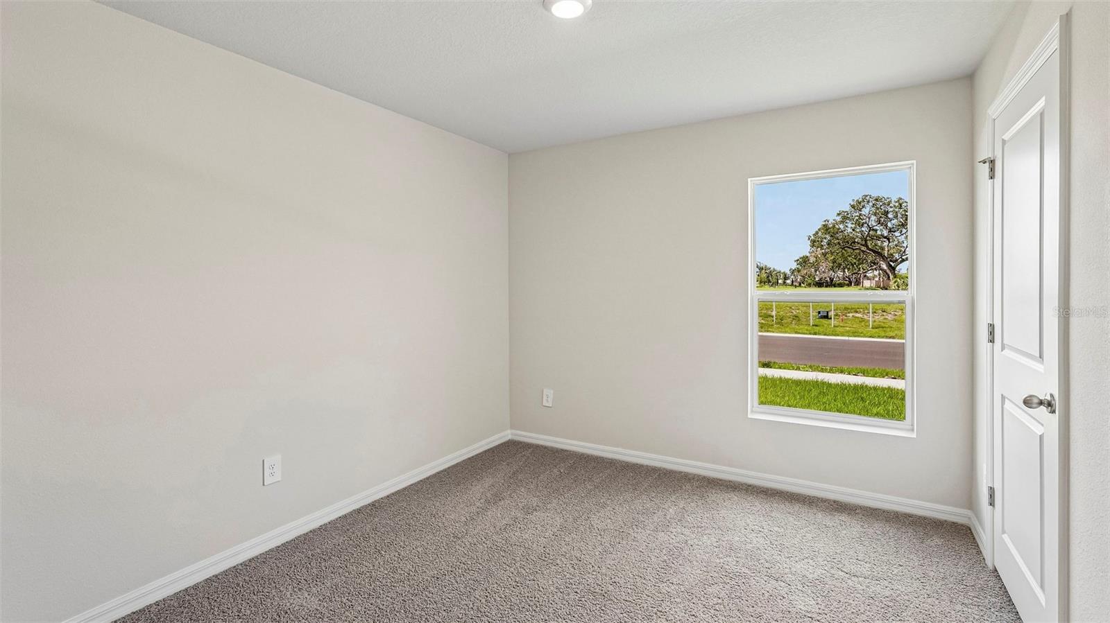 OAKFIELD LAKES - Residential