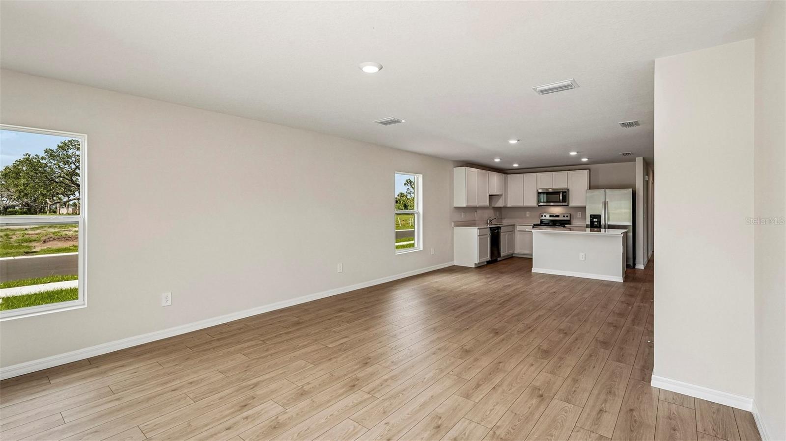 OAKFIELD LAKES - Residential