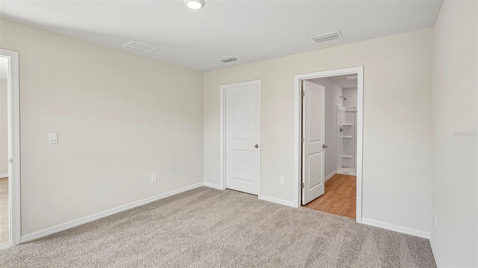 OAKFIELD LAKES - Residential