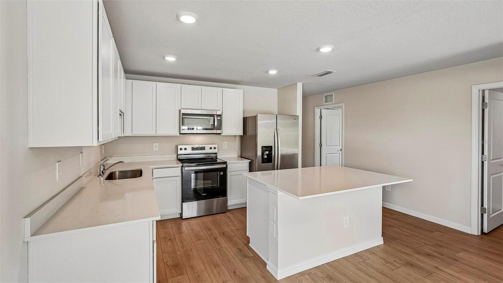 OAKFIELD LAKES - Residential