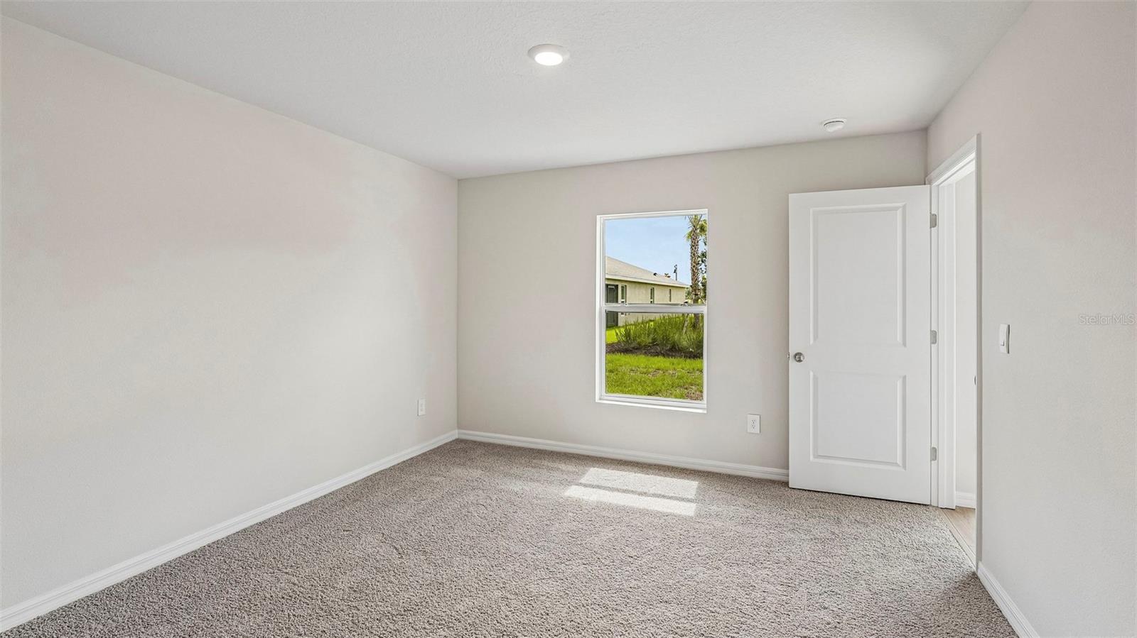 OAKFIELD LAKES - Residential