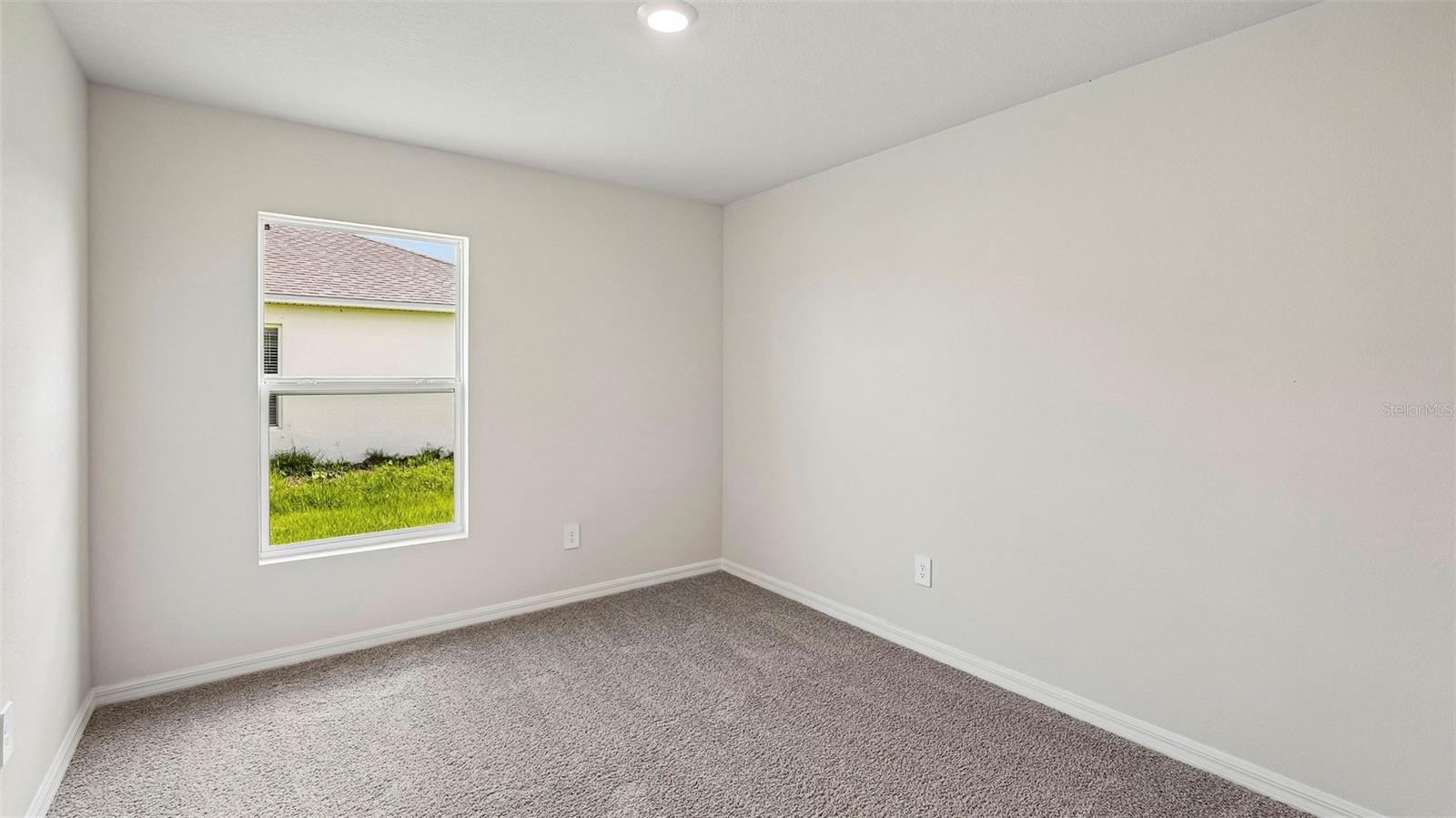 OAKFIELD LAKES - Residential