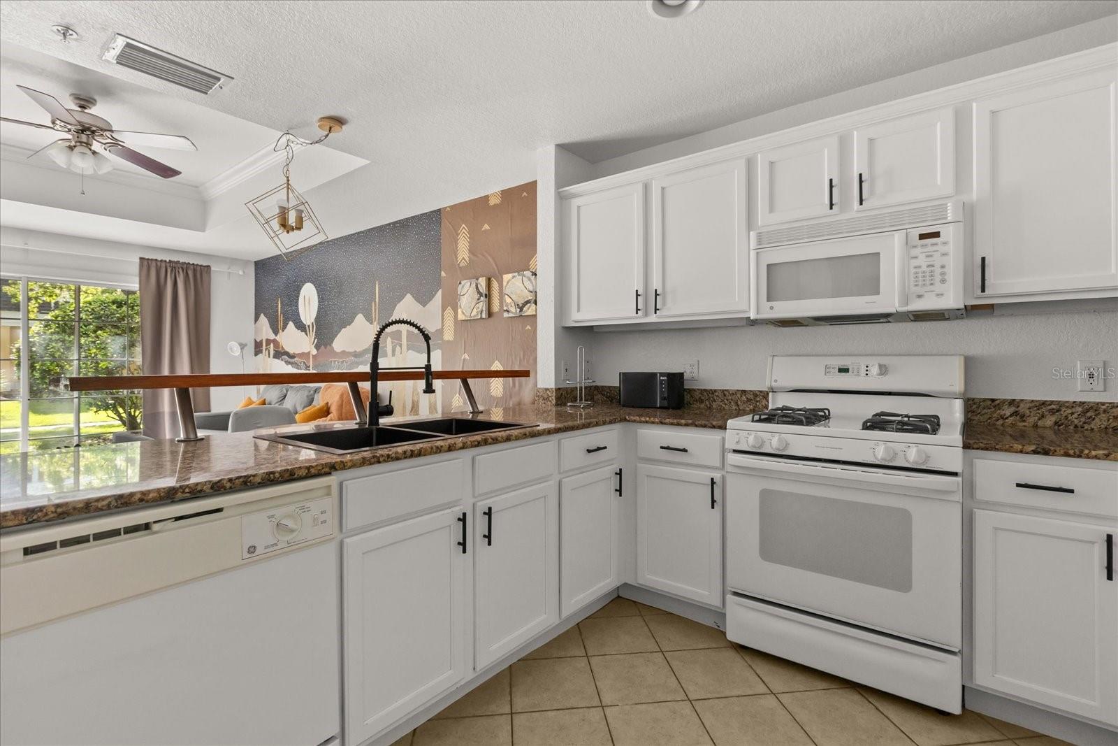 SEVEN EAGLES PH 12 - Residential