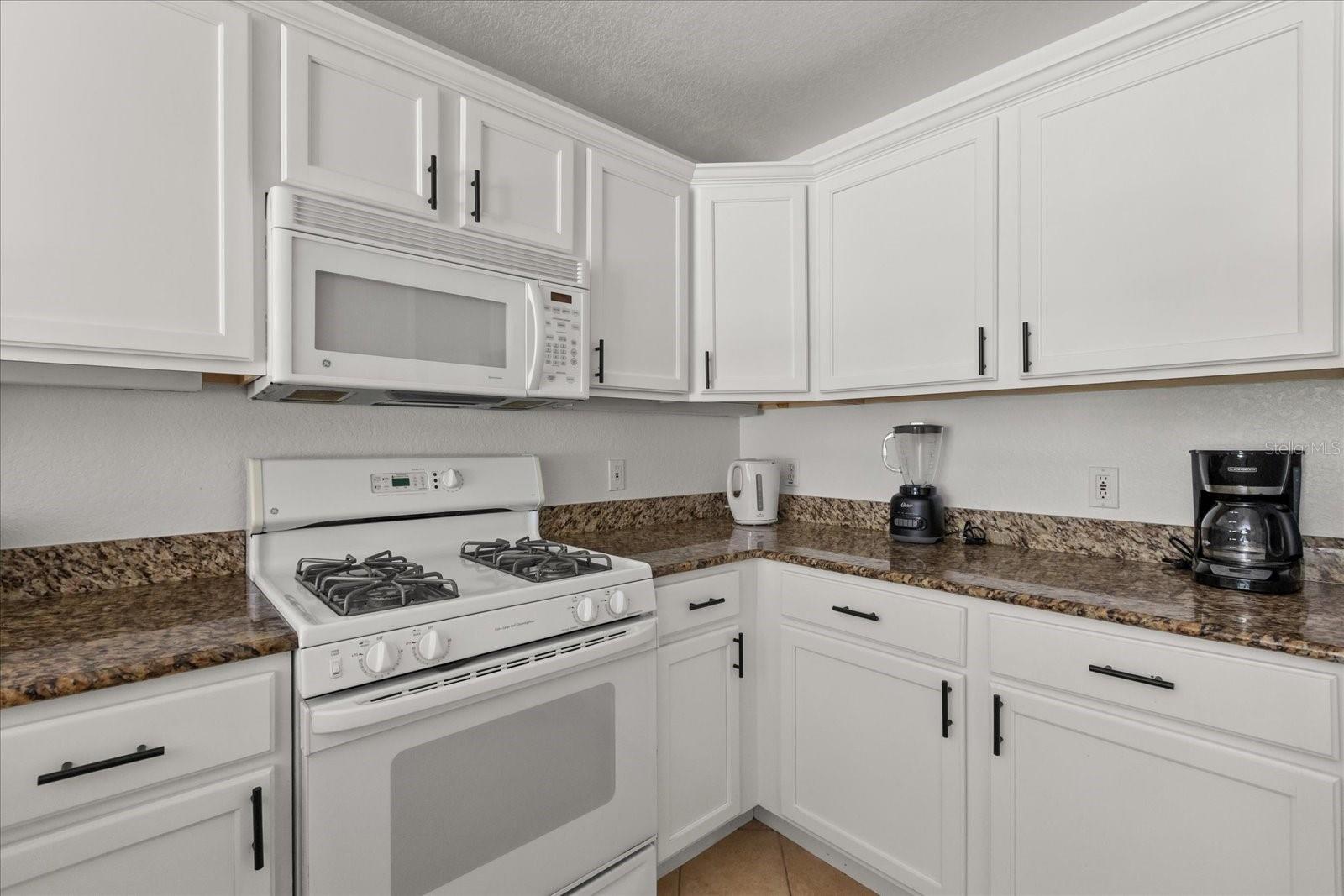 SEVEN EAGLES PH 12 - Residential