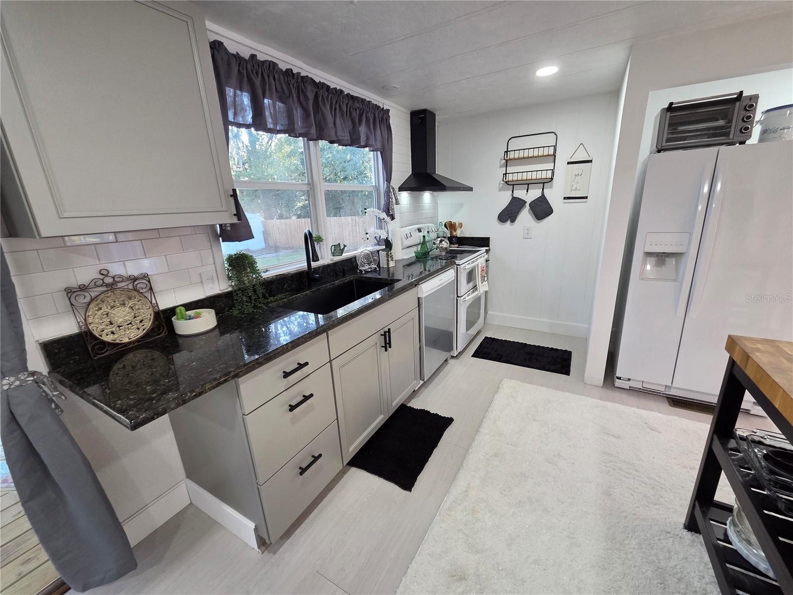 FLA FRUITLAND PARK TROP HOMESITES - Residential
