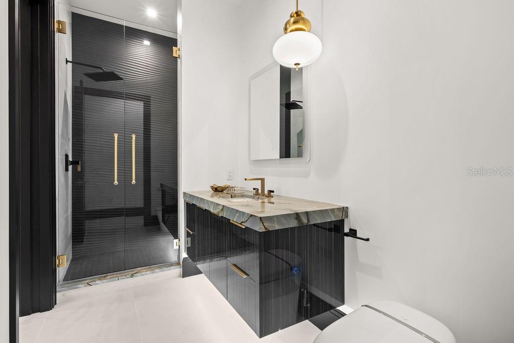 ISLEWORTH - Residential