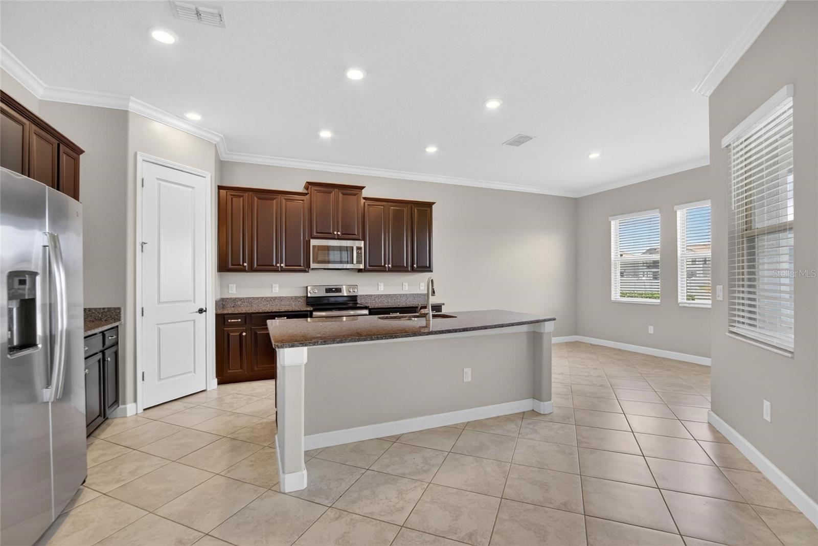 SOUTH FORK TR P PH 2 & 3B - Residential Lease