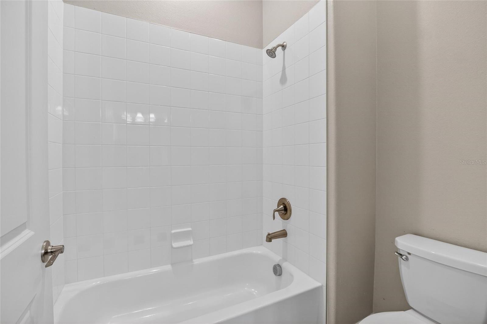 SOUTH FORK TR P PH 2 & 3B - Residential Lease