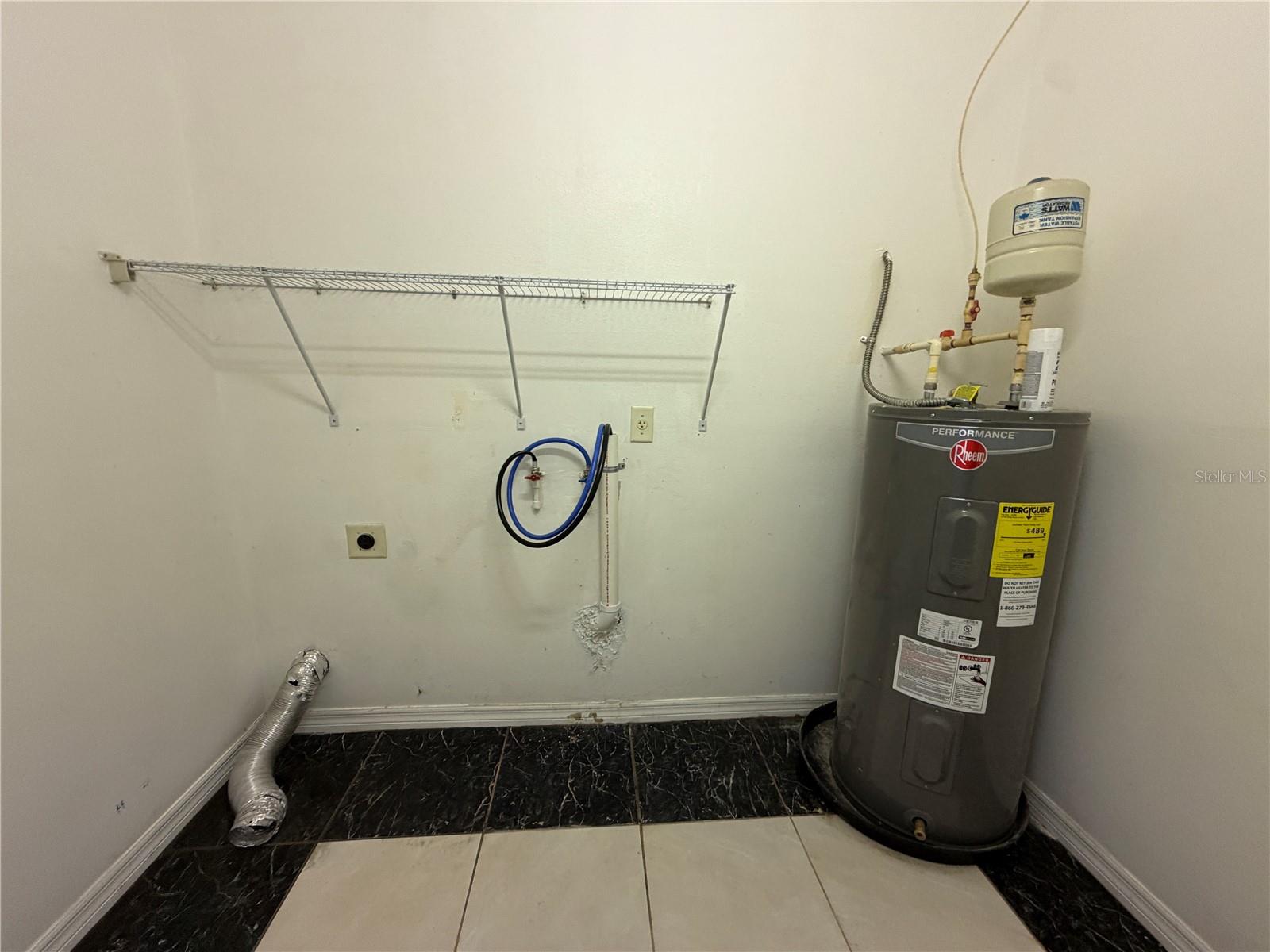 LELLMAN HEIGHTS - Residential Lease