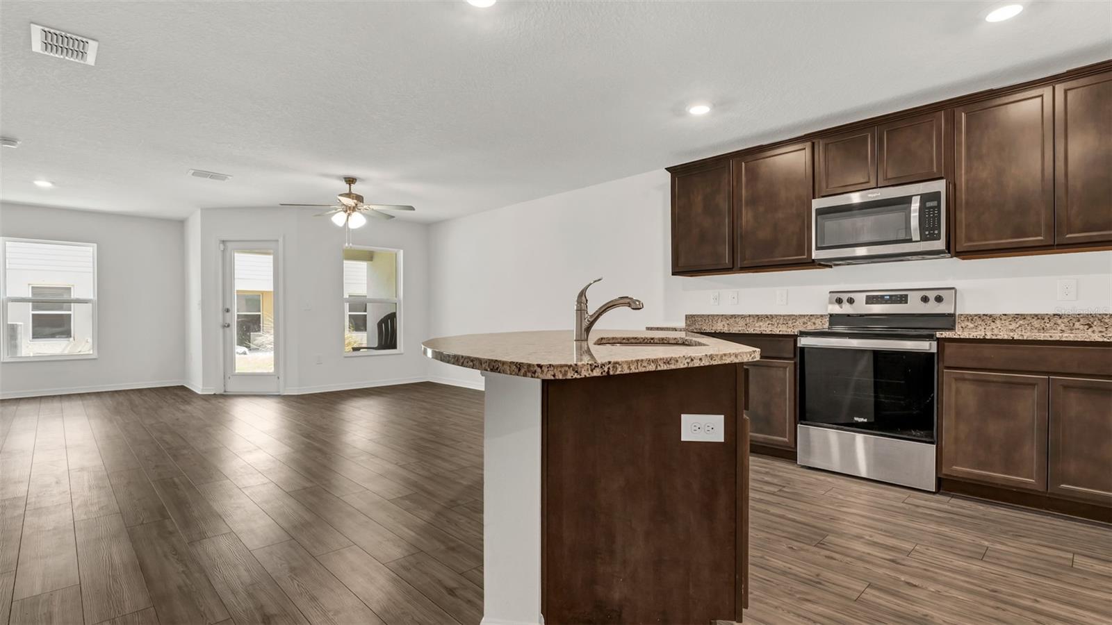 MADISON VILLAGE TWNHMS - Residential Lease