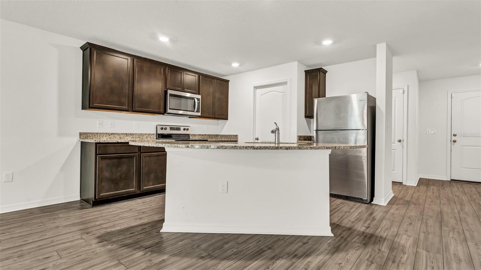 MADISON VILLAGE TWNHMS - Residential Lease