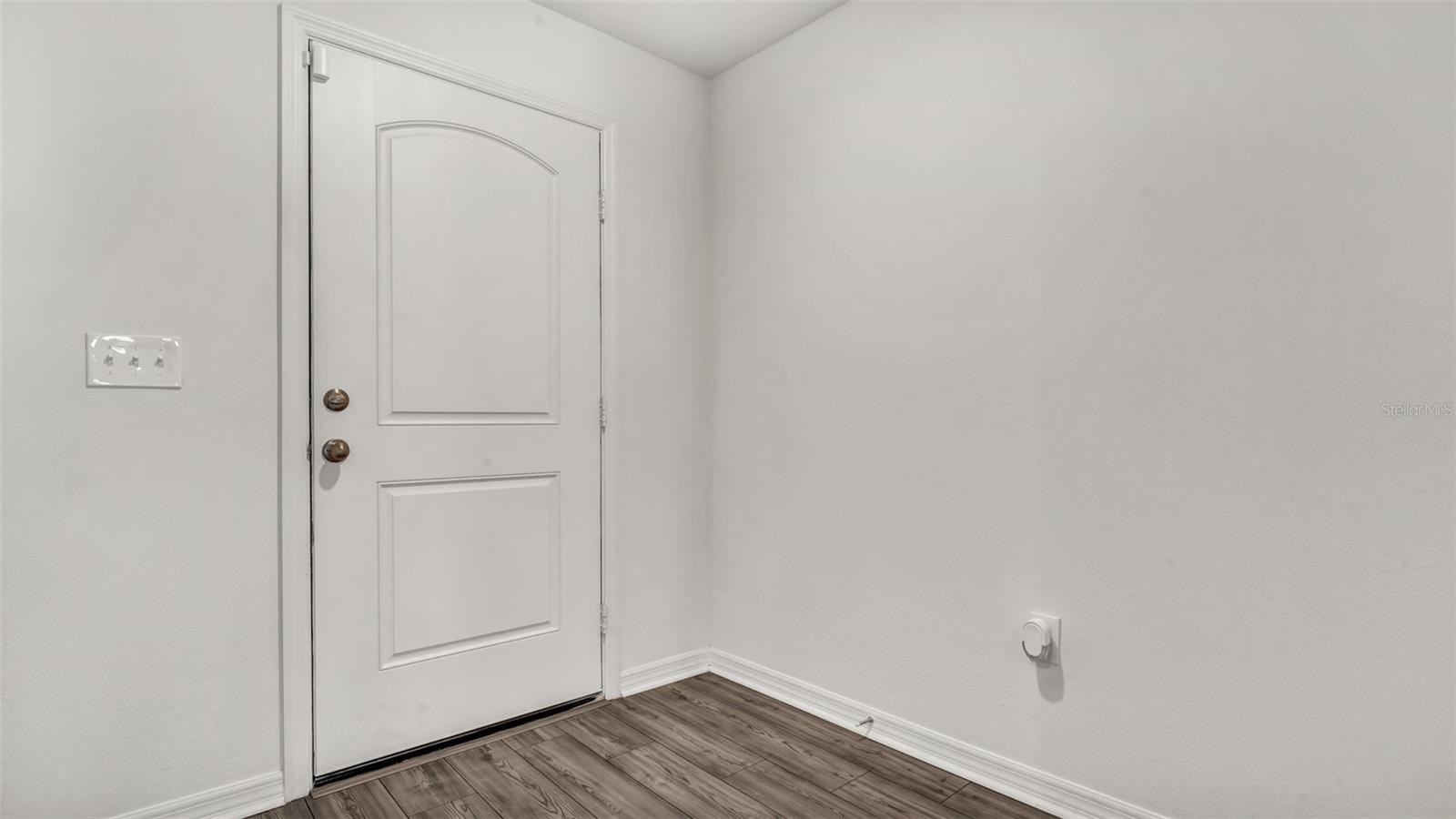 MADISON VILLAGE TWNHMS - Residential Lease