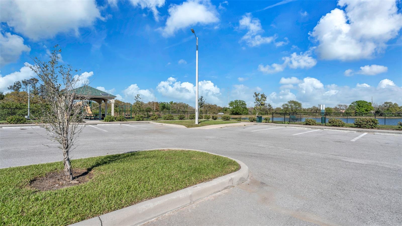 MADISON VILLAGE TWNHMS - Residential Lease