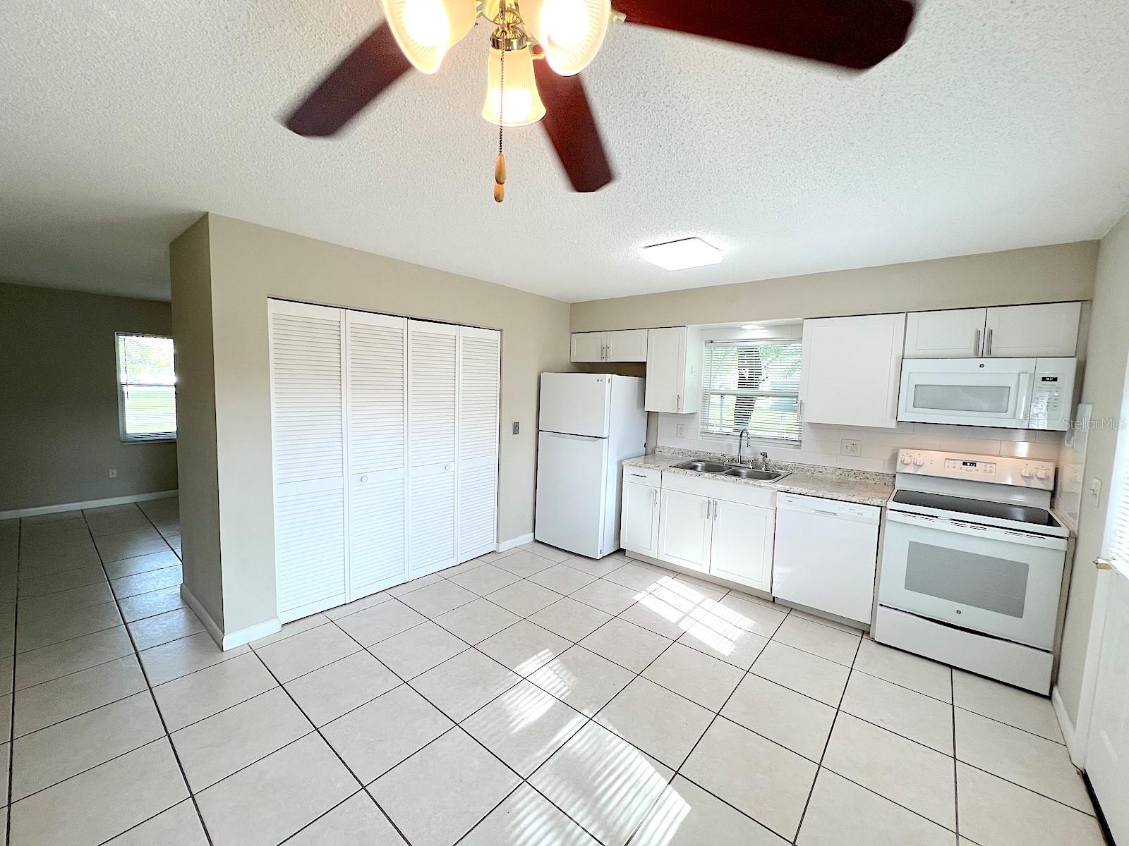 BELLE TERRE - Residential Lease