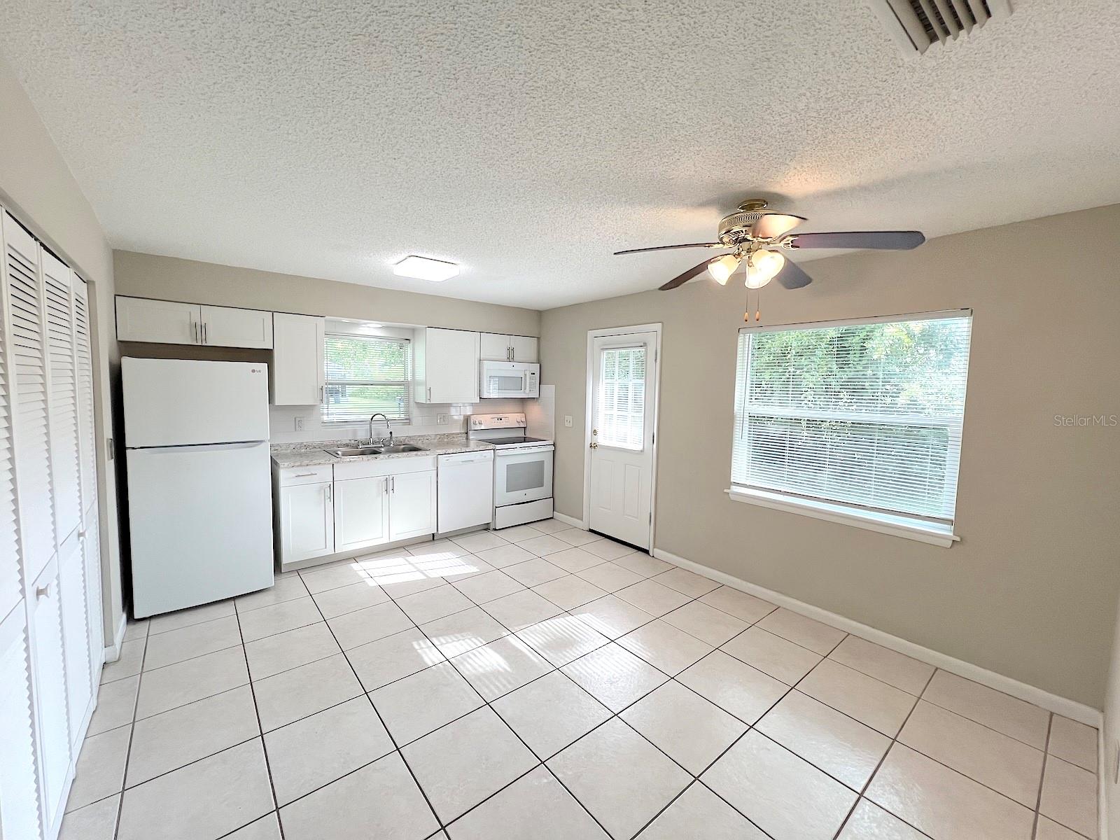 BELLE TERRE - Residential Lease
