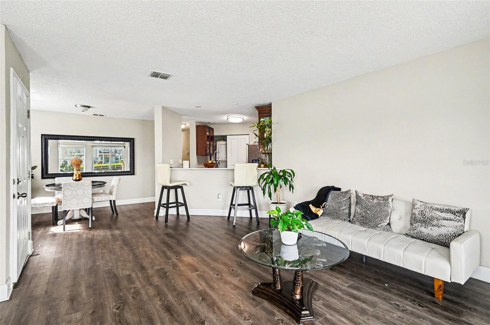 DOCKSIDE CONDO - Residential