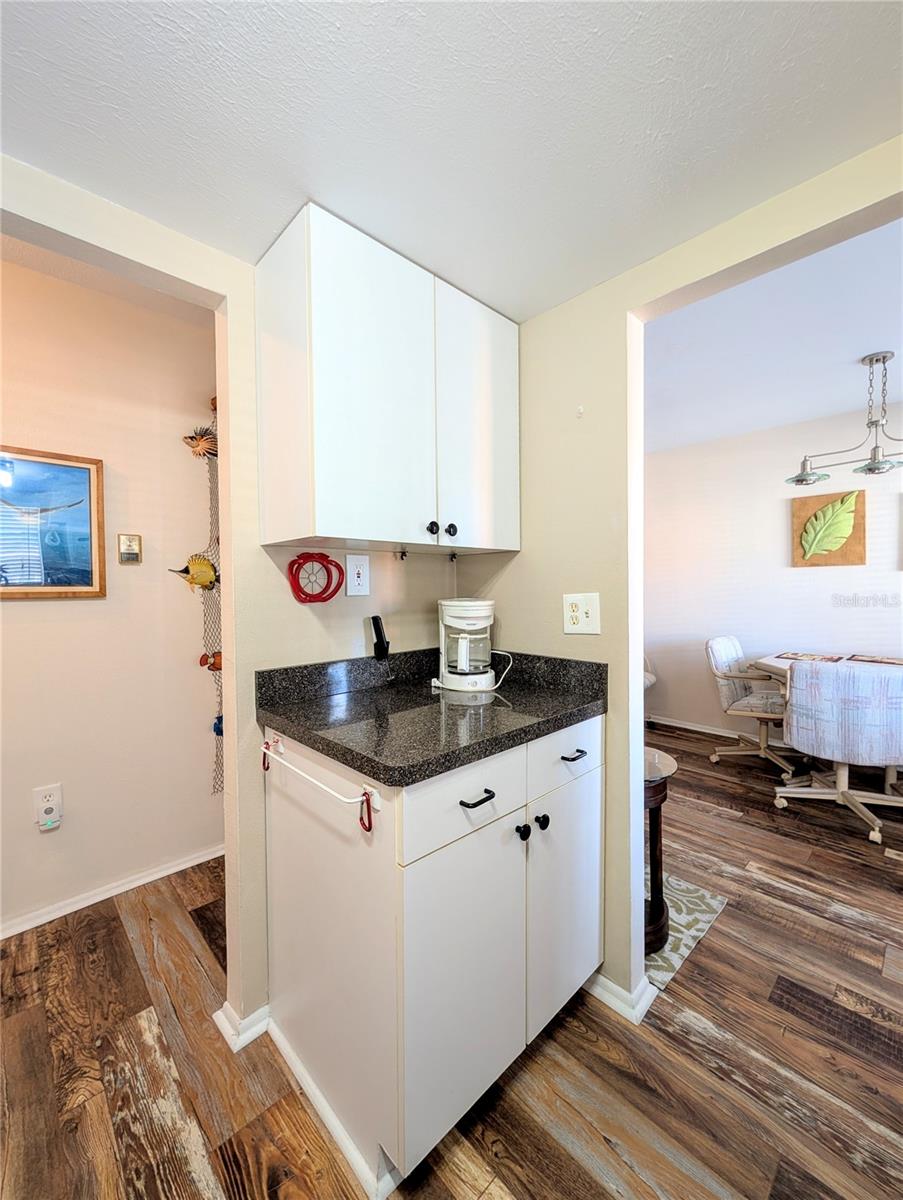 THE FOURTH BAYSHORE - Residential
