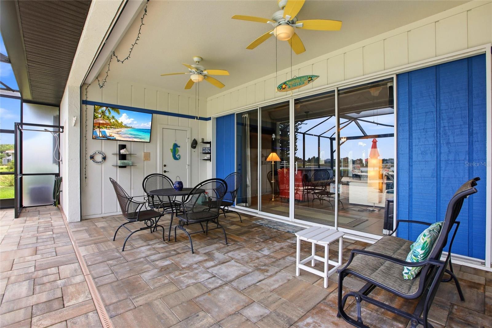 CASA DE MEADOWS - Residential