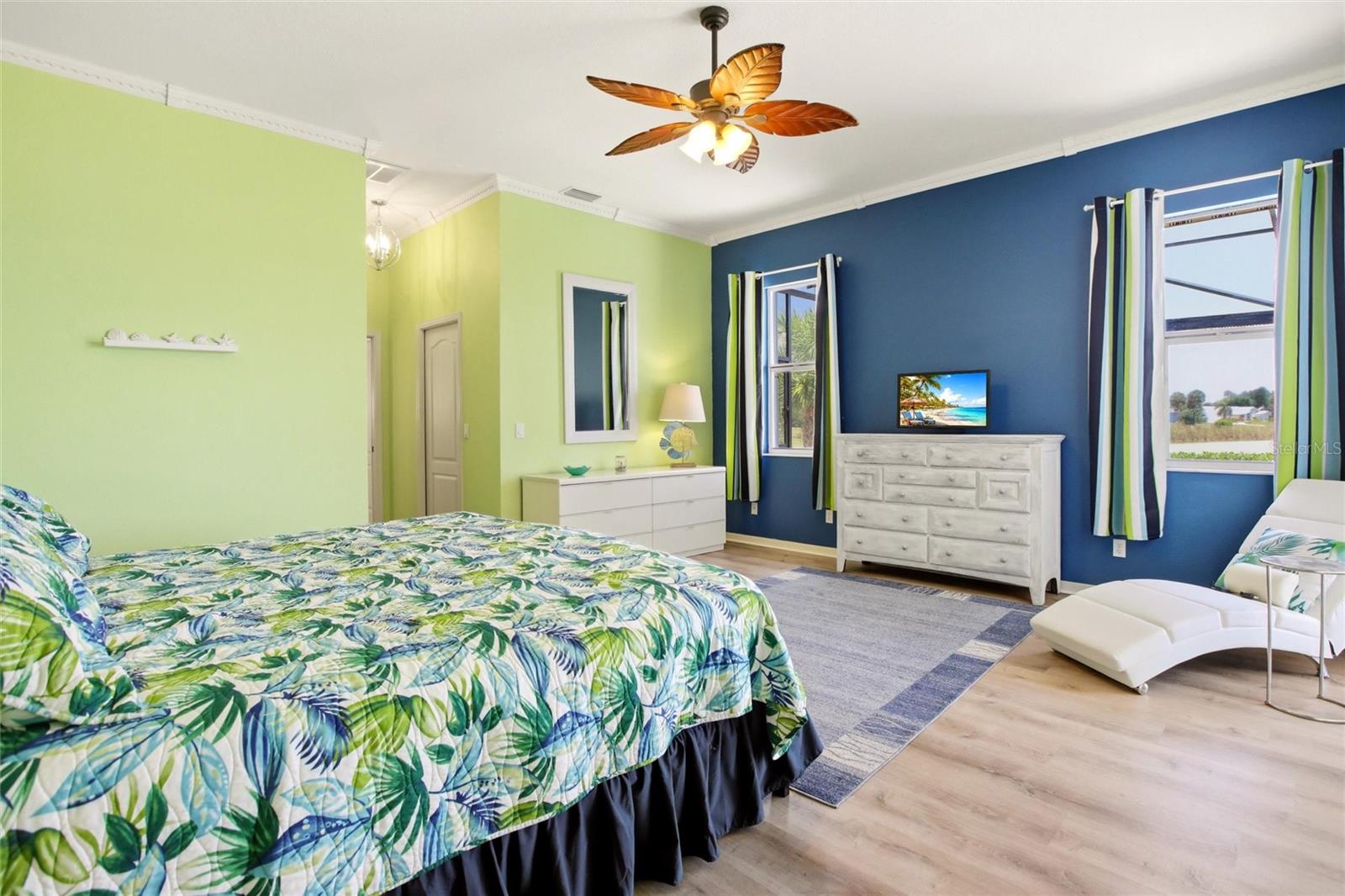 CASA DE MEADOWS - Residential