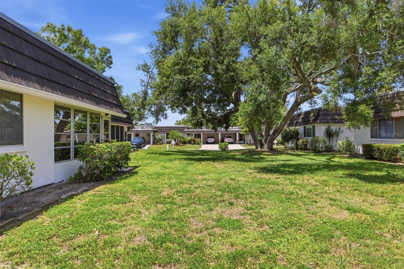 GLEN OAKS RIDGE VILLAS 2 - Residential