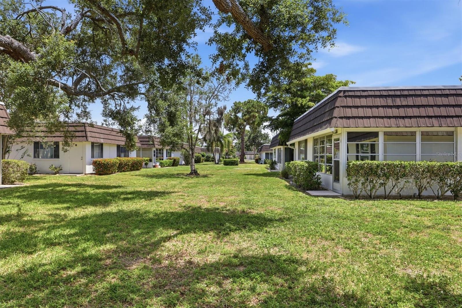 GLEN OAKS RIDGE VILLAS 2 - Residential