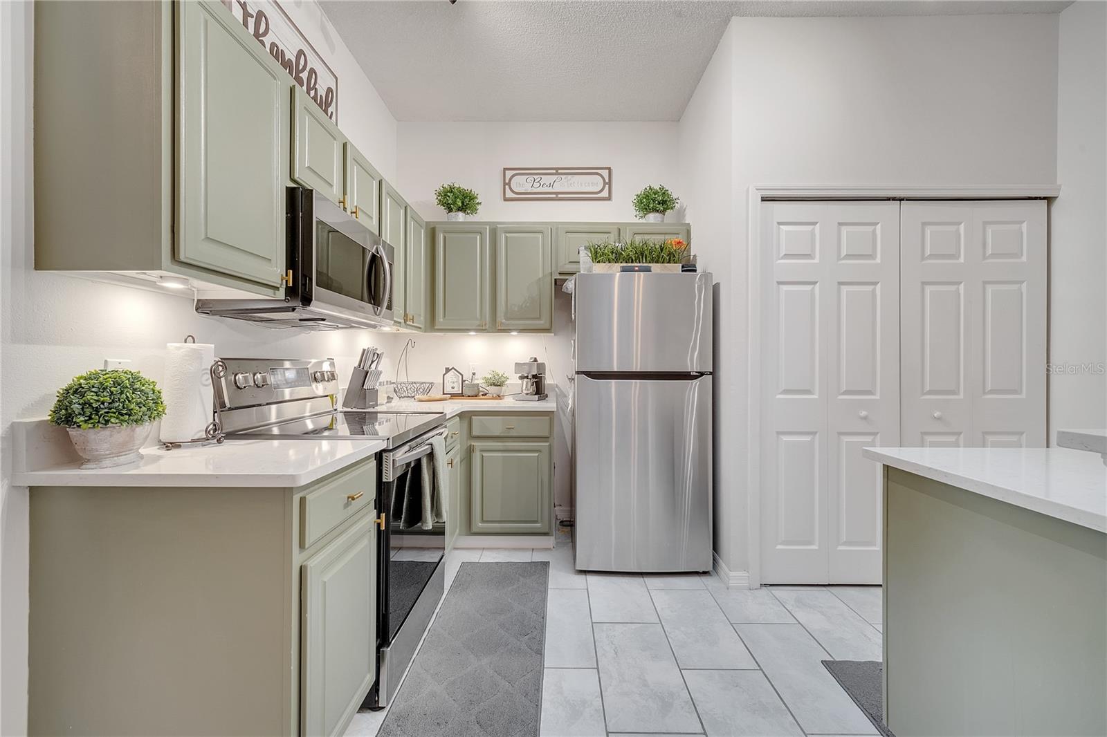ERIC ESTATES - Residential Lease