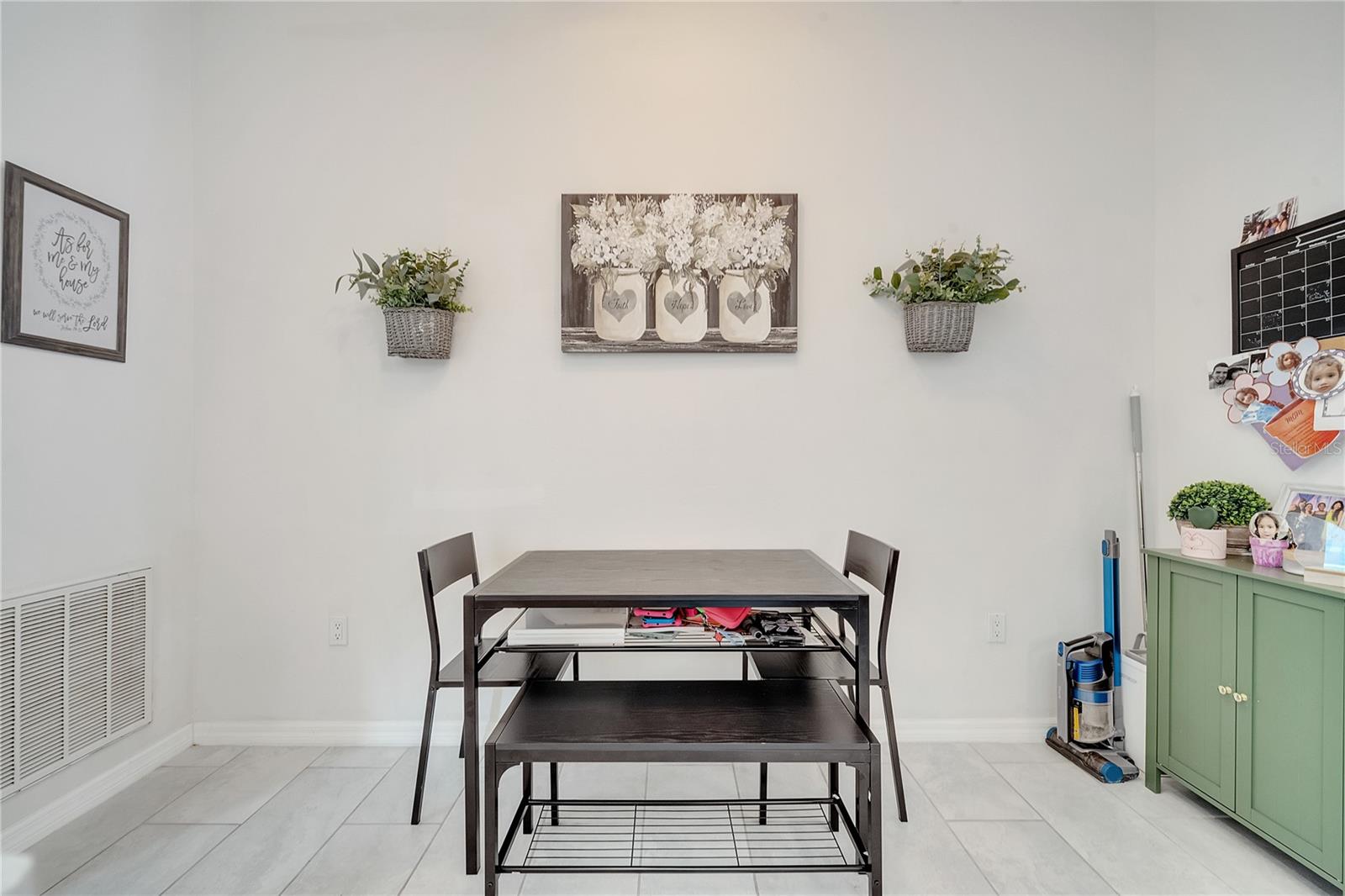 ERIC ESTATES - Residential Lease