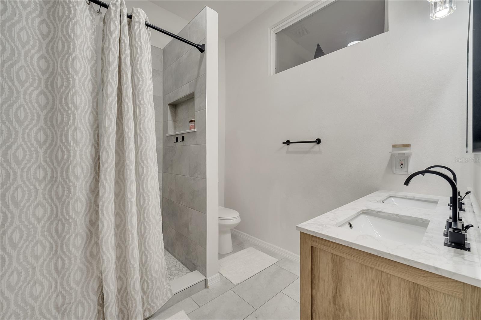 ERIC ESTATES - Residential Lease
