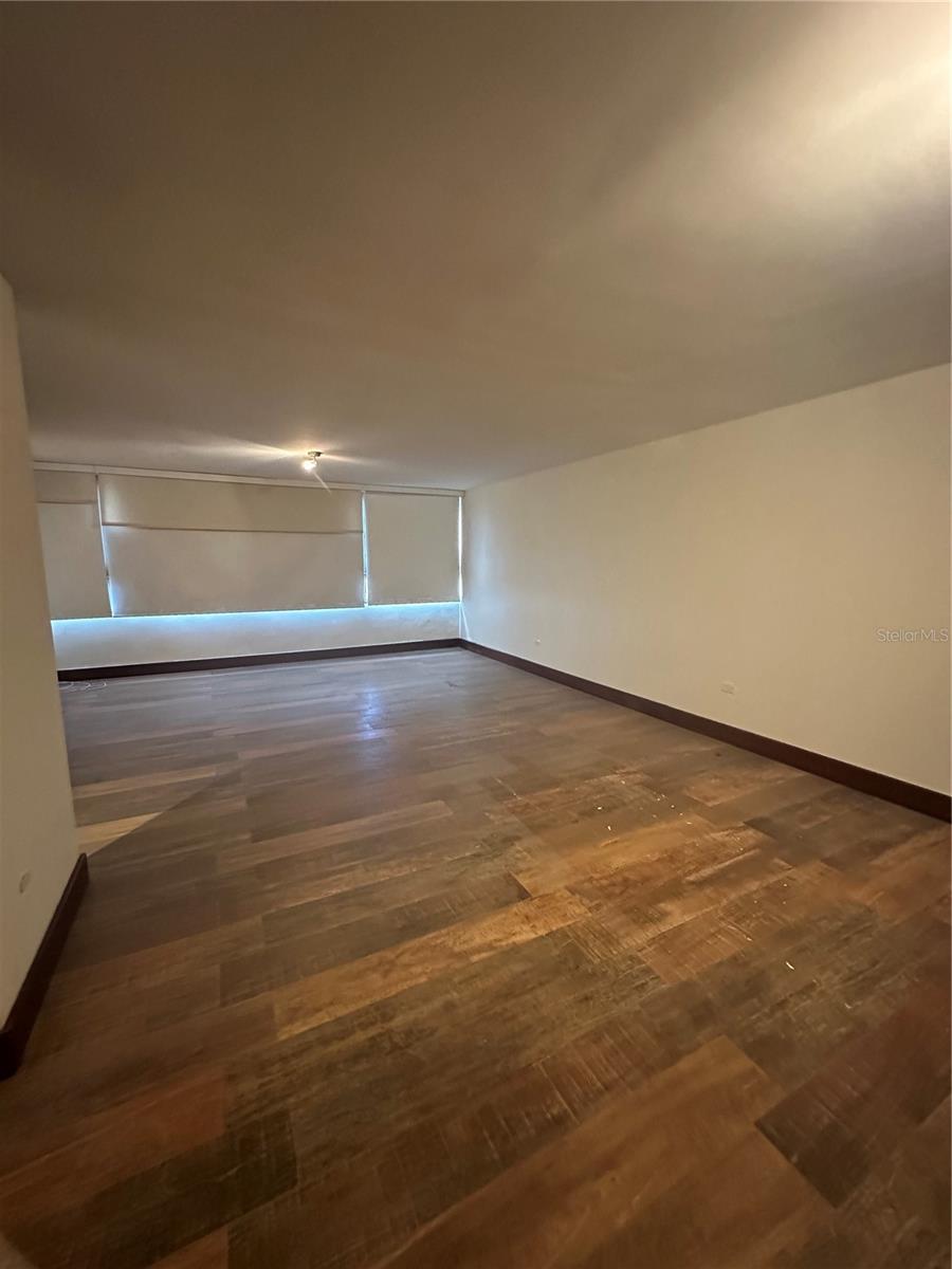 AVENIDA SAN PATRICIO - Residential