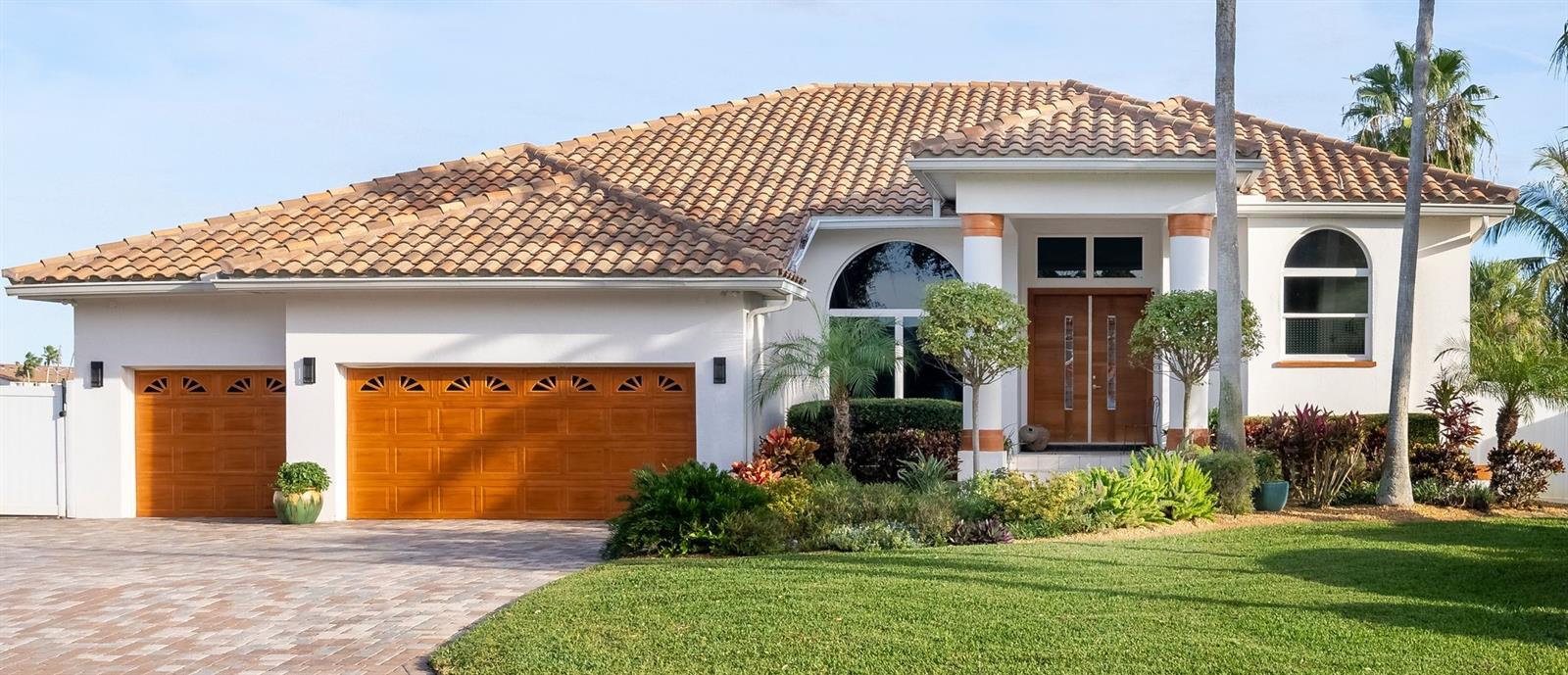 TIERRA VERDE - Residential
