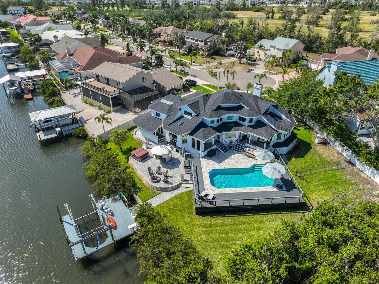 APOLLO BEACH UNIT SIX - Residential