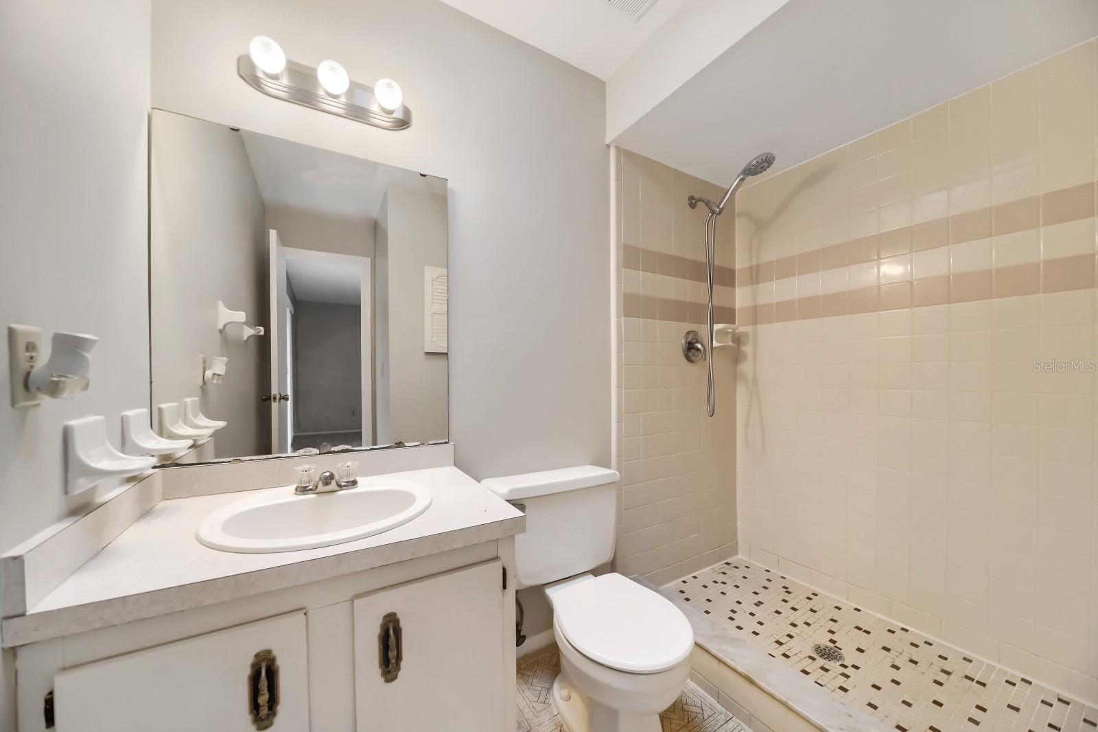FOXMOOR UNIT 3 - Residential