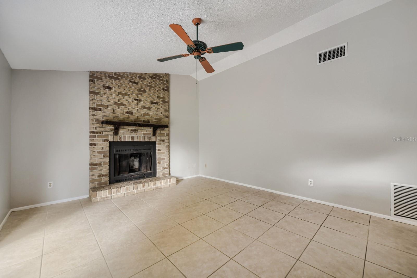 FOXMOOR UNIT 3 - Residential