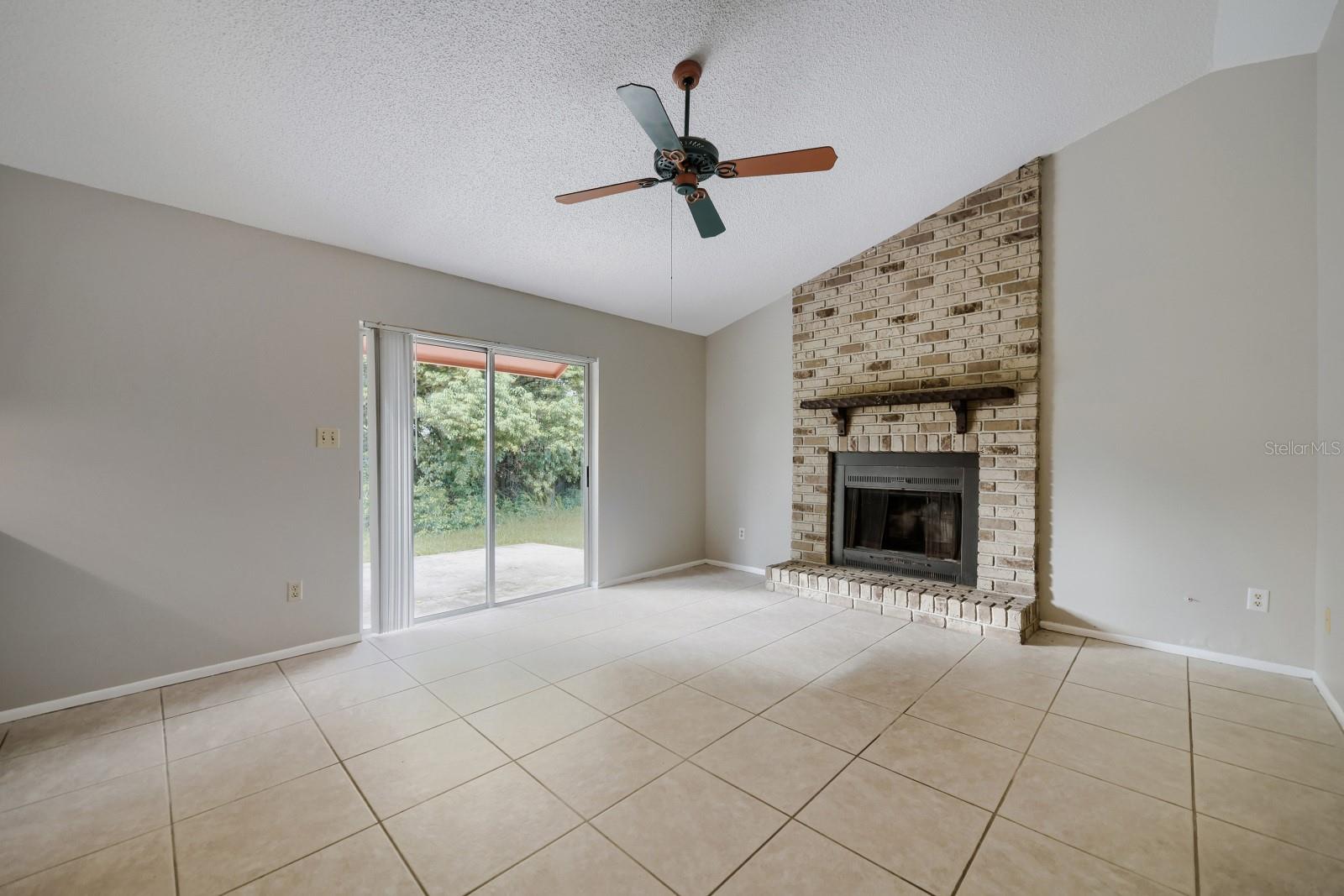 FOXMOOR UNIT 3 - Residential