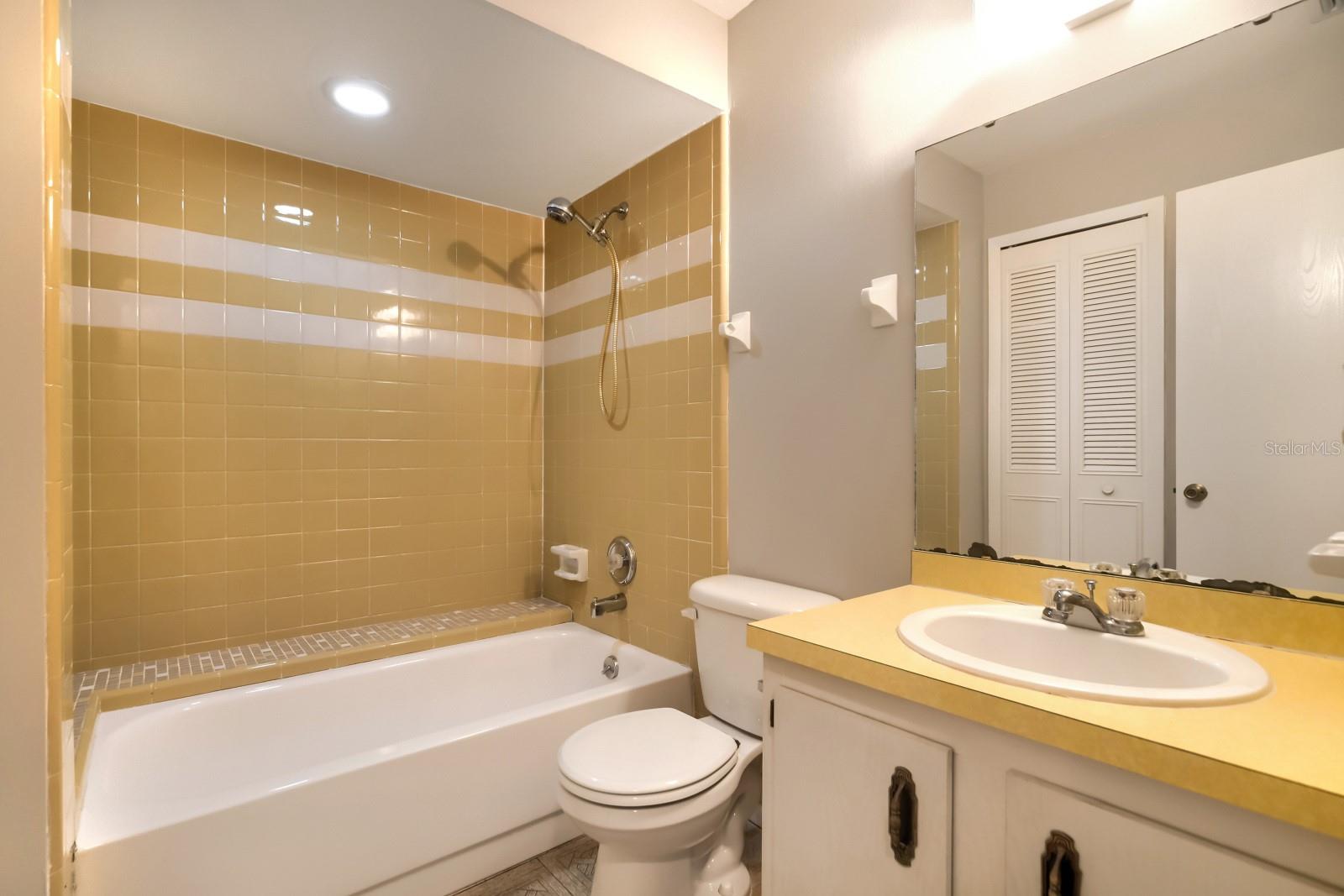 FOXMOOR UNIT 3 - Residential