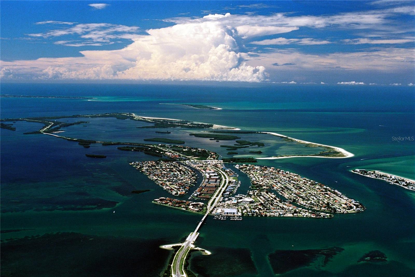 QUIET COVE CONDOMINIUM - Residential