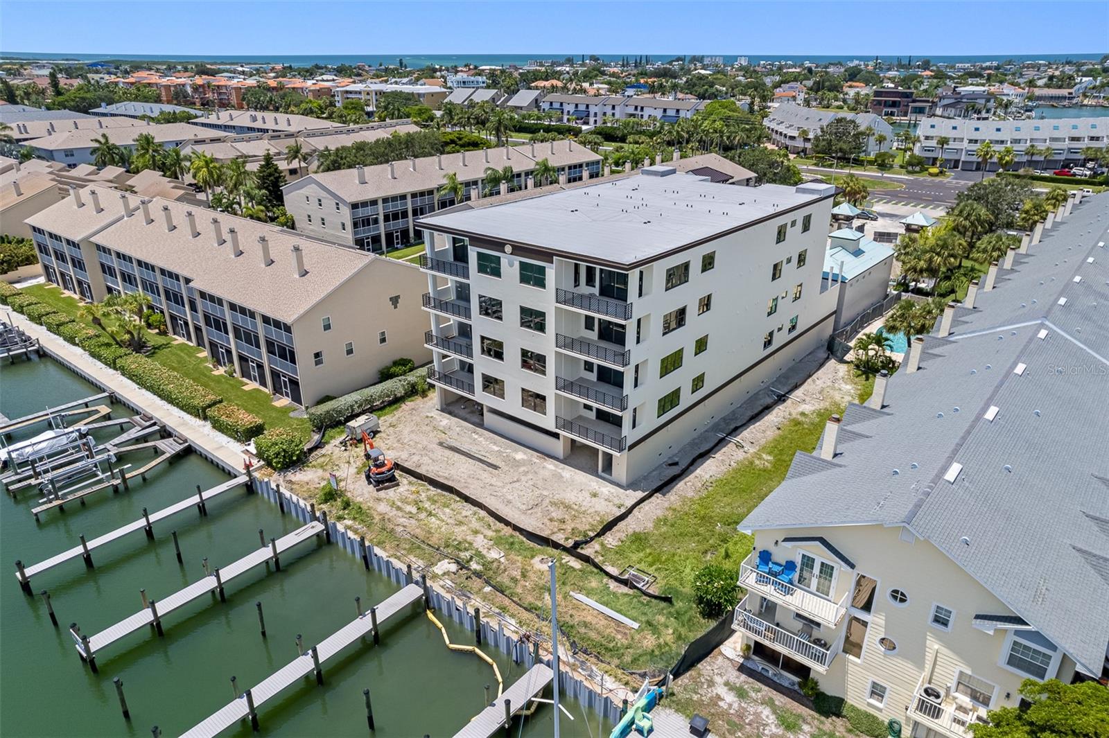 QUIET COVE CONDOMINIUM - Residential