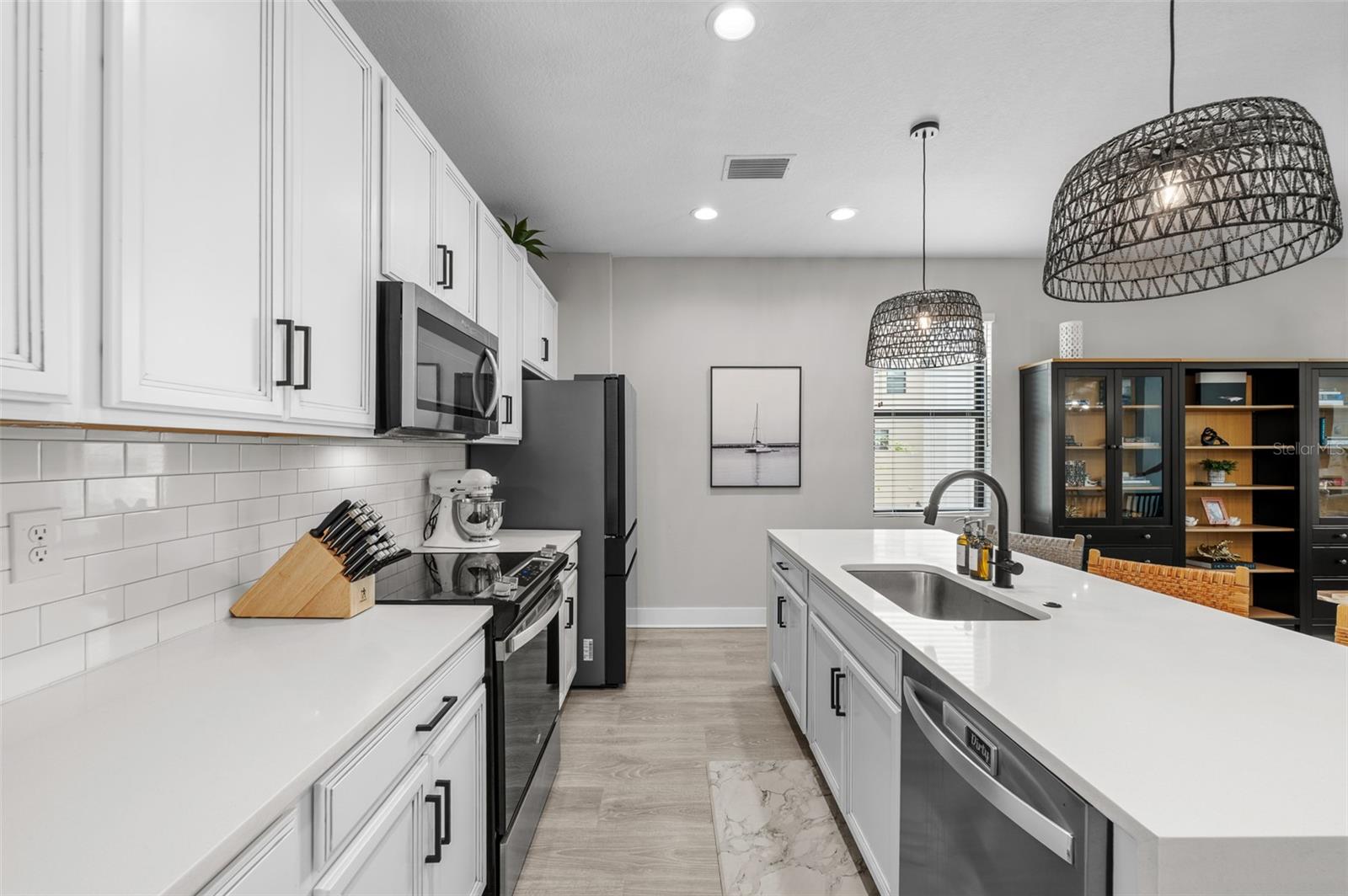 UPTOWN KENWOOD - Residential