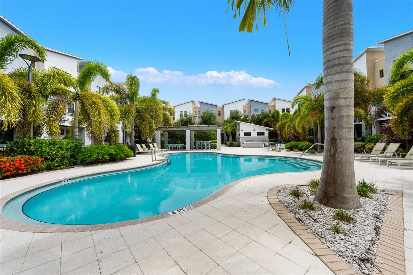 UPTOWN KENWOOD - Residential
