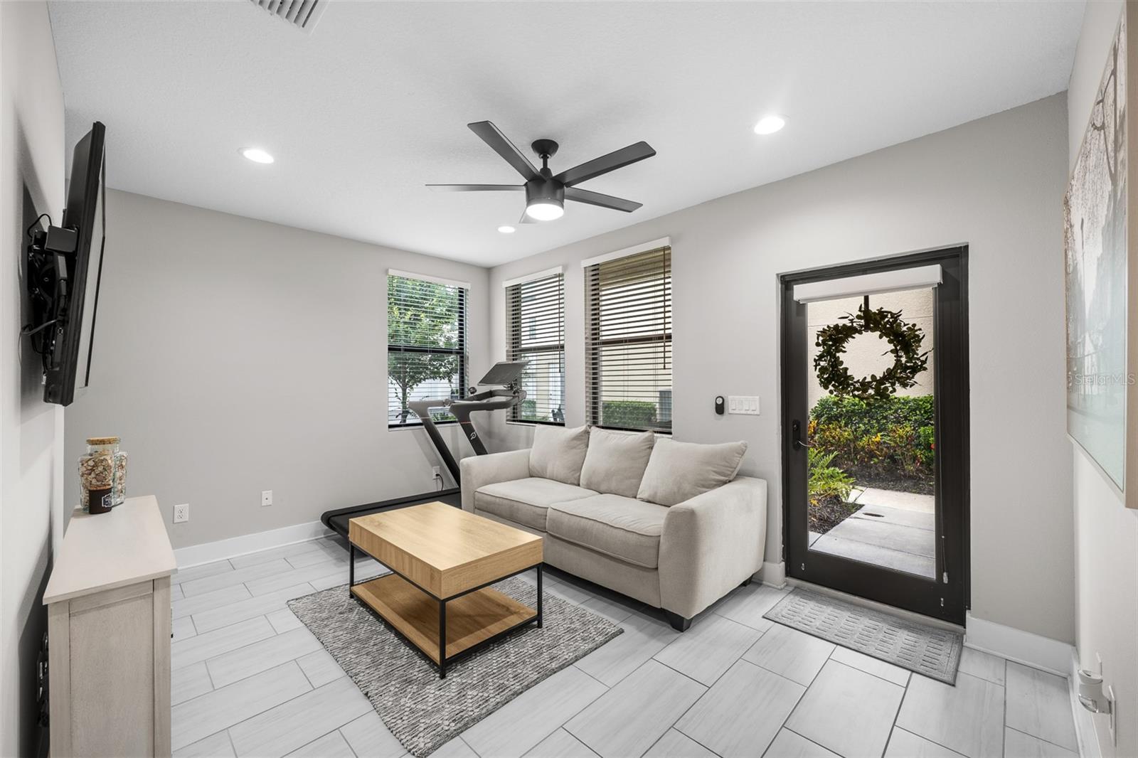 UPTOWN KENWOOD - Residential