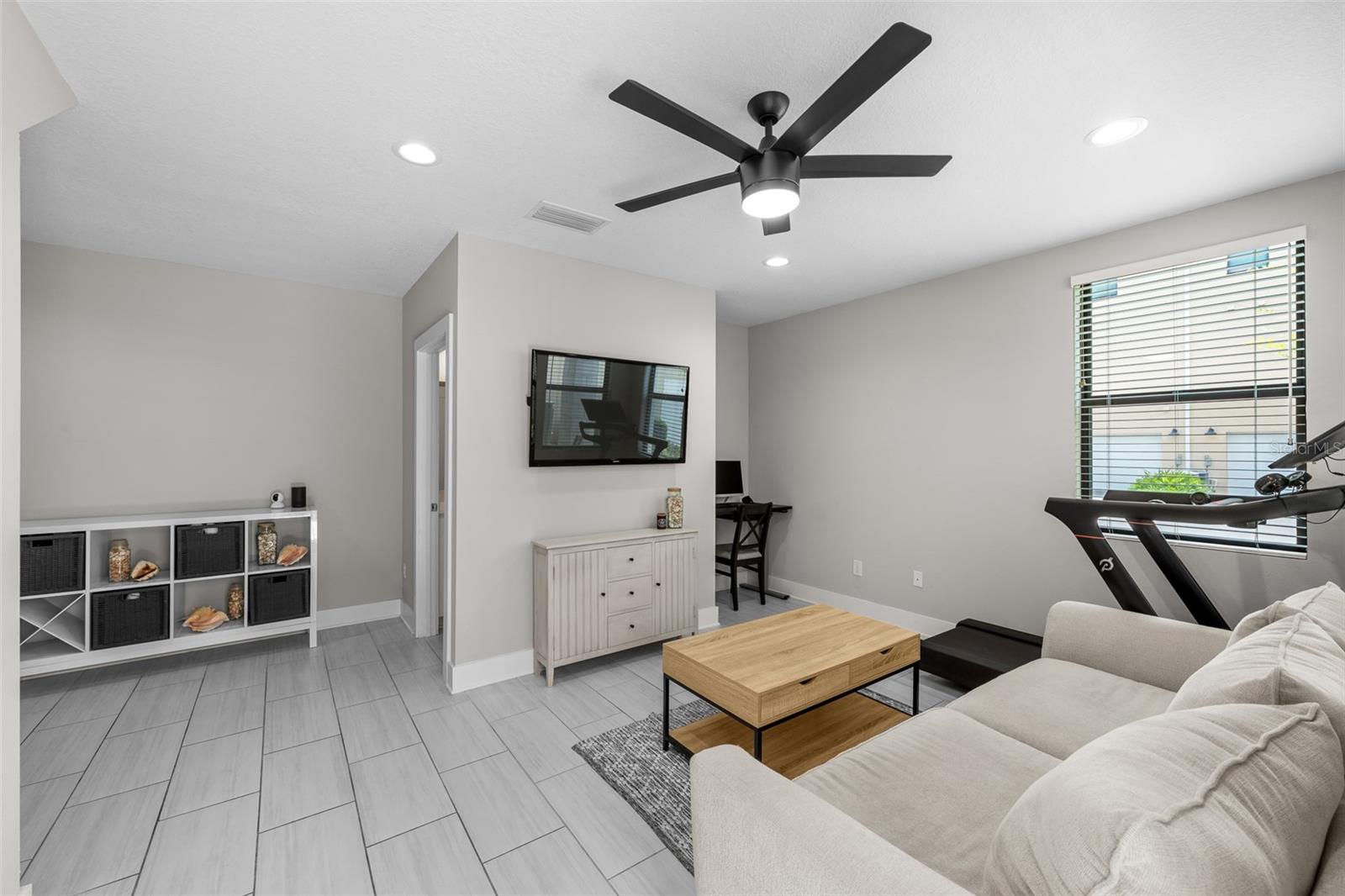 UPTOWN KENWOOD - Residential