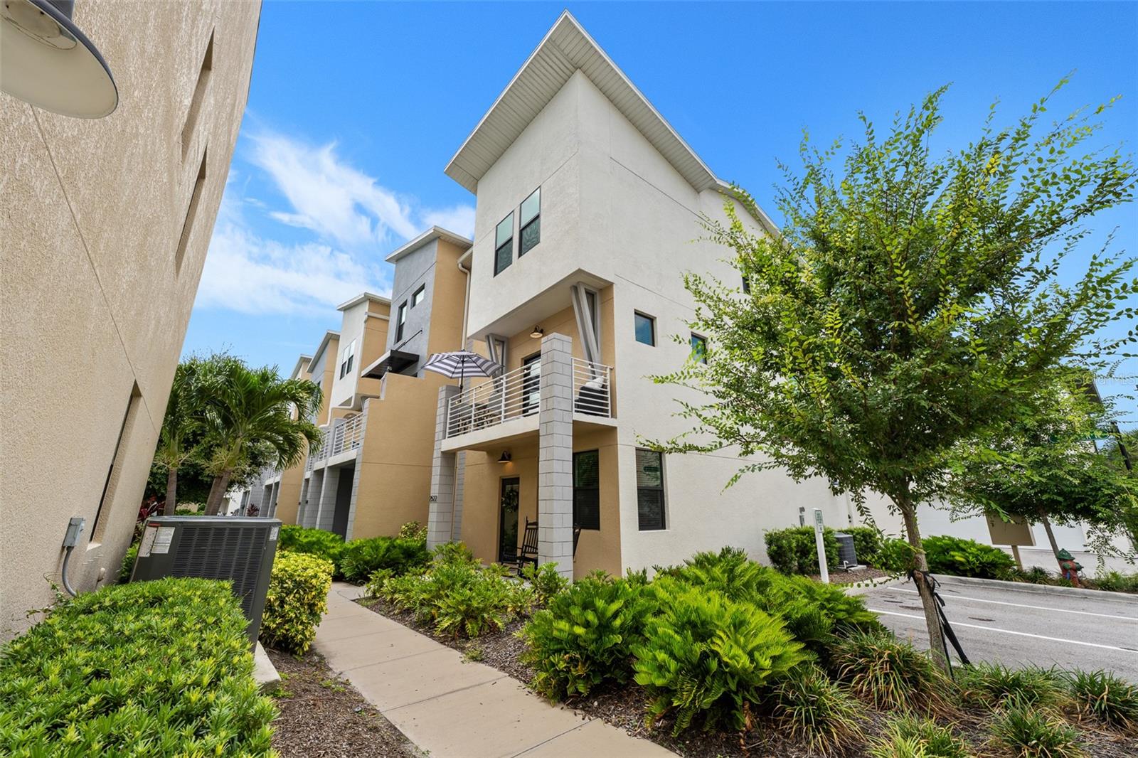 UPTOWN KENWOOD - Residential