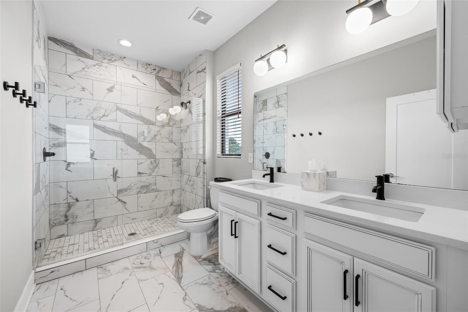 UPTOWN KENWOOD - Residential
