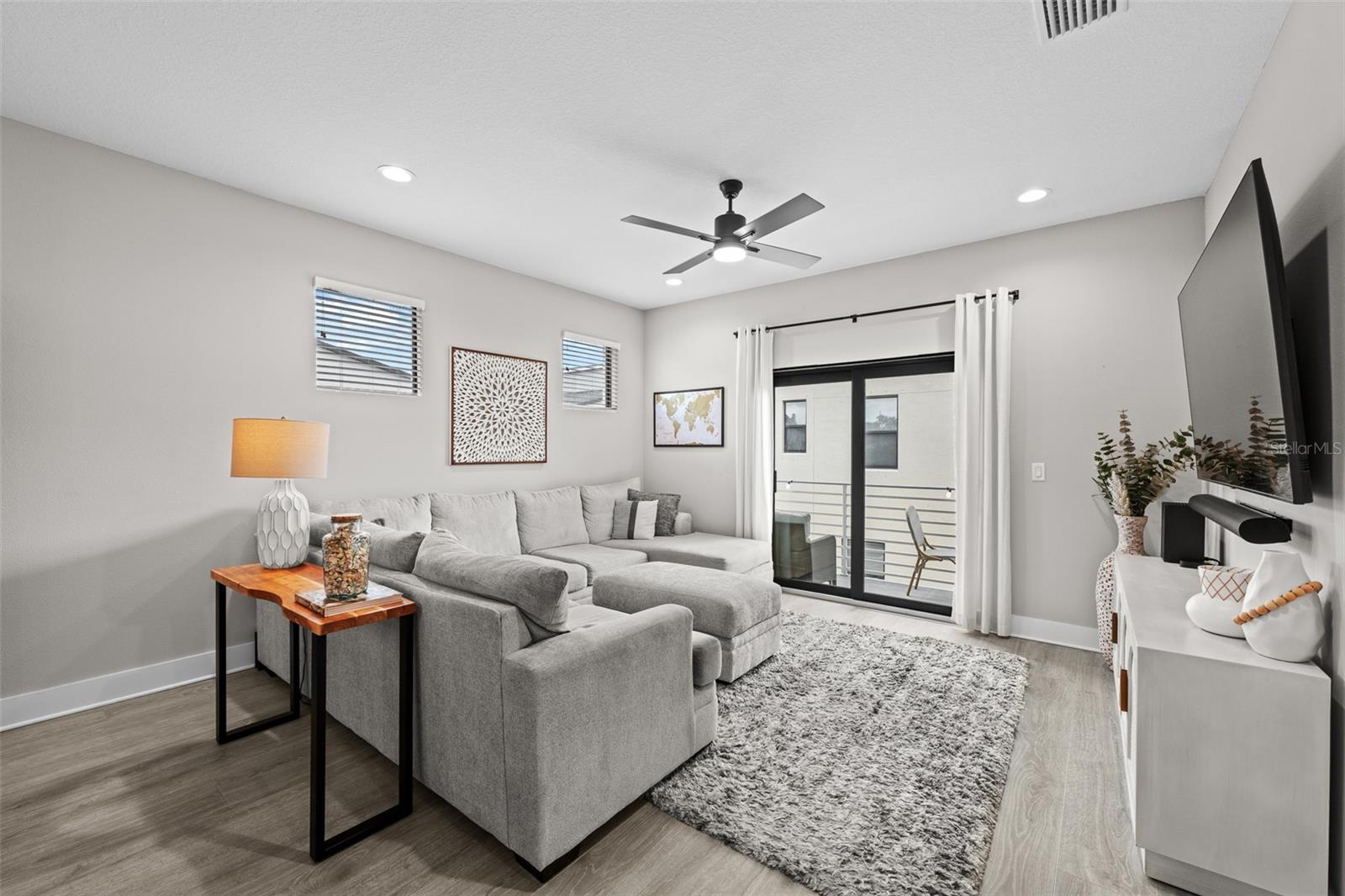 UPTOWN KENWOOD - Residential