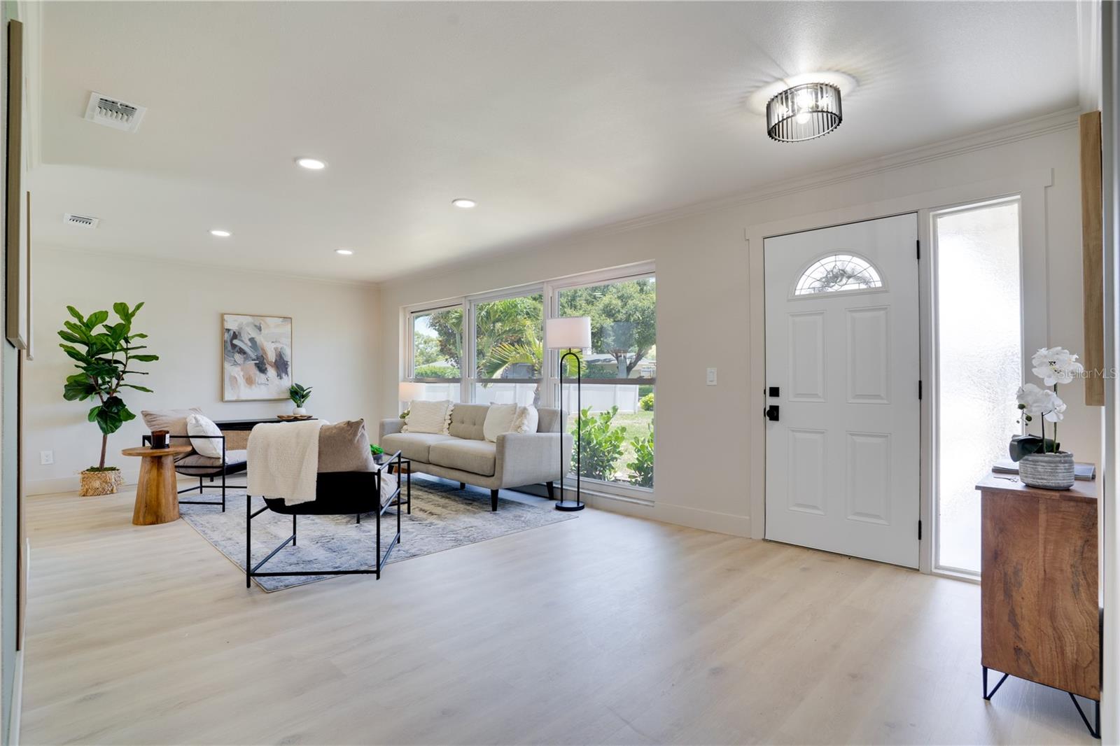 HOLIDAY GROVES - Residential