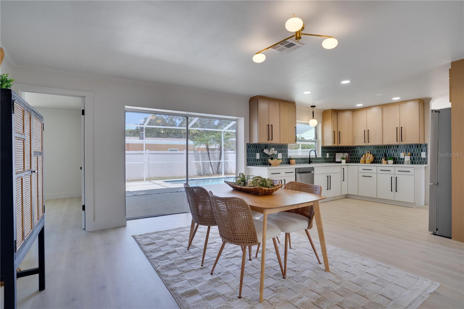 HOLIDAY GROVES - Residential