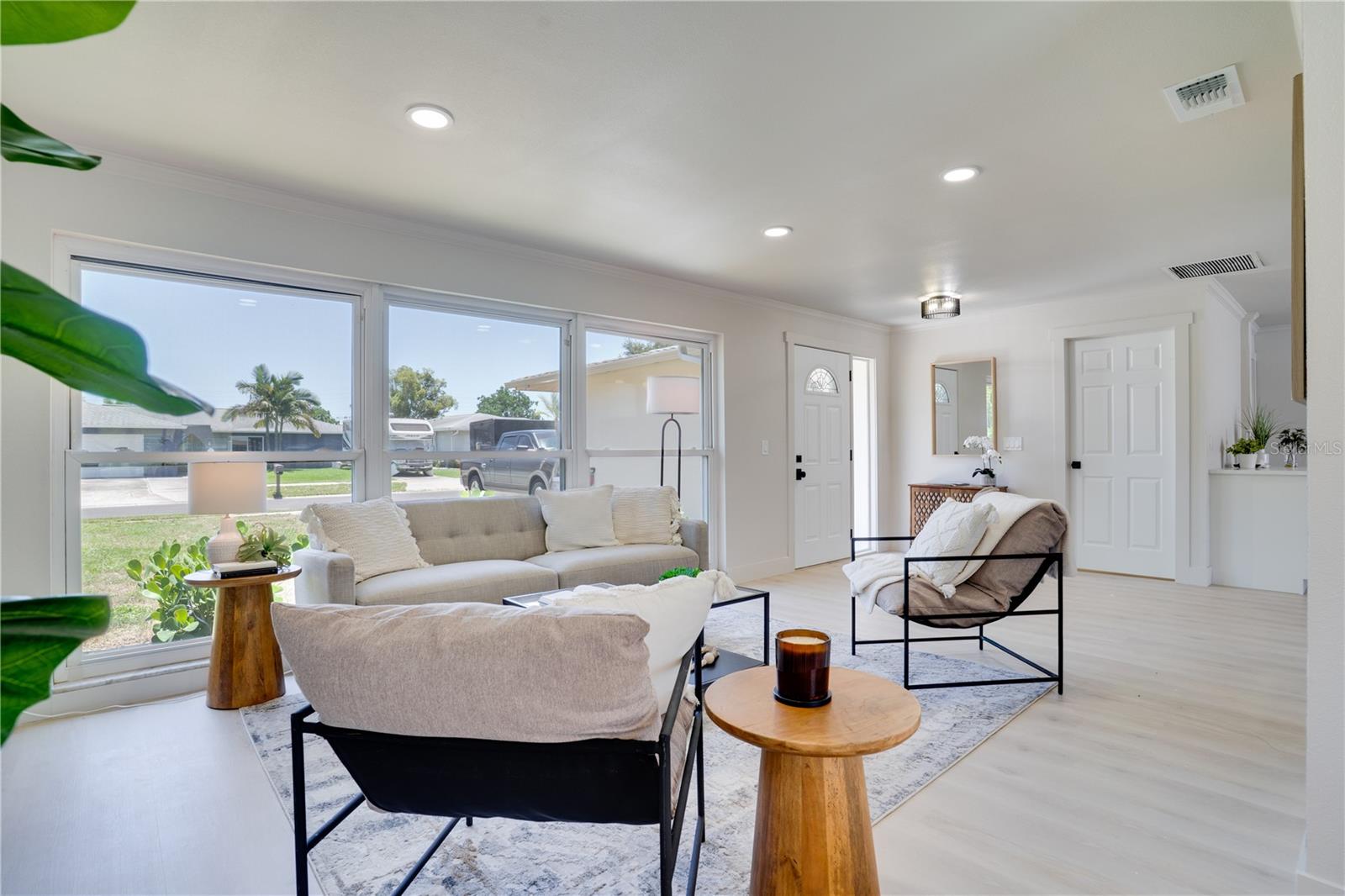 HOLIDAY GROVES - Residential