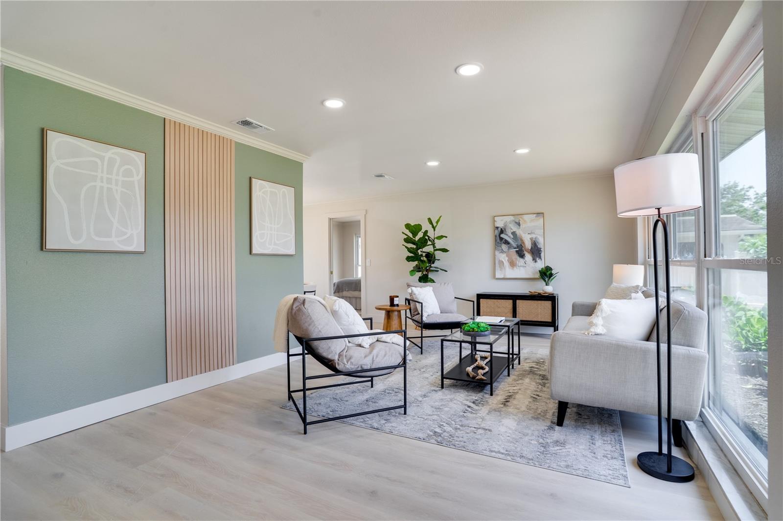 HOLIDAY GROVES - Residential