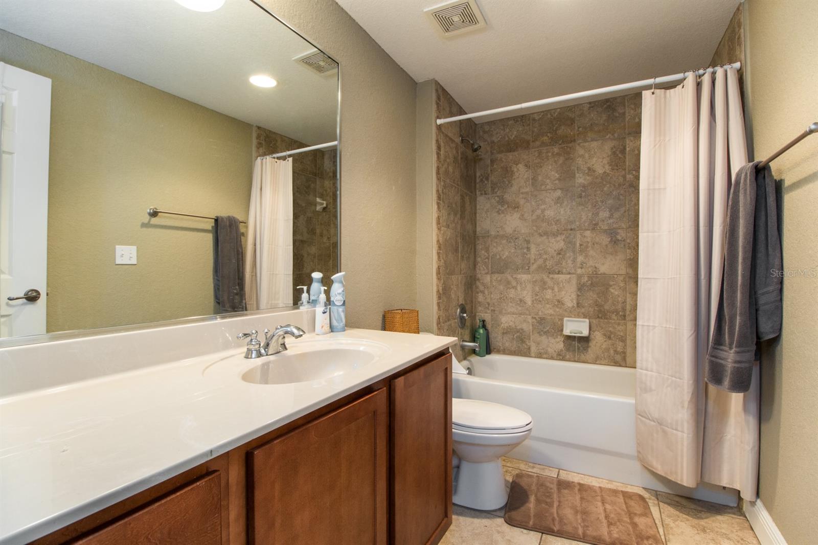 NANTUCKET WALK CONDO - Residential