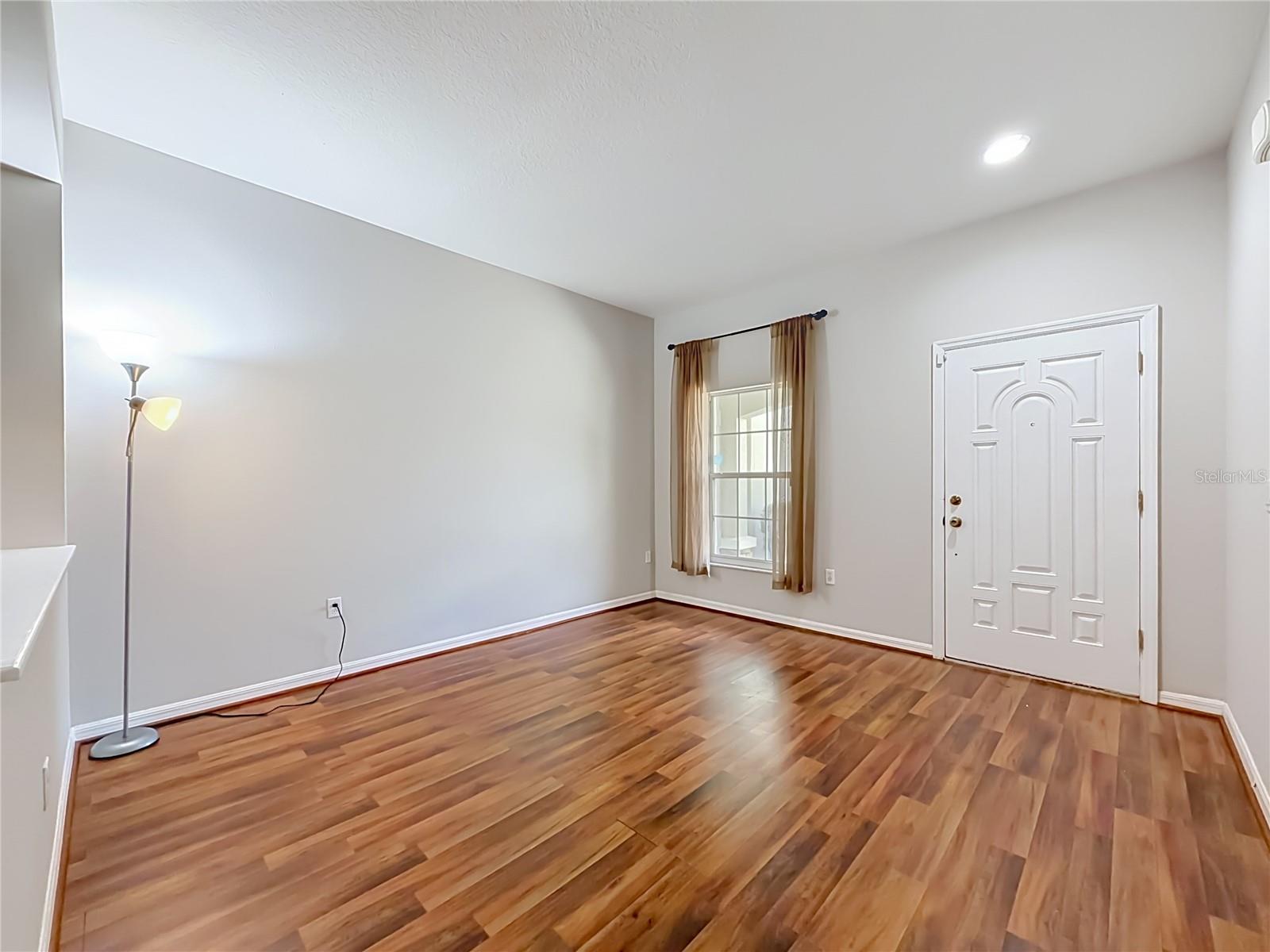 RIVERVIEW TWNHMS - Residential